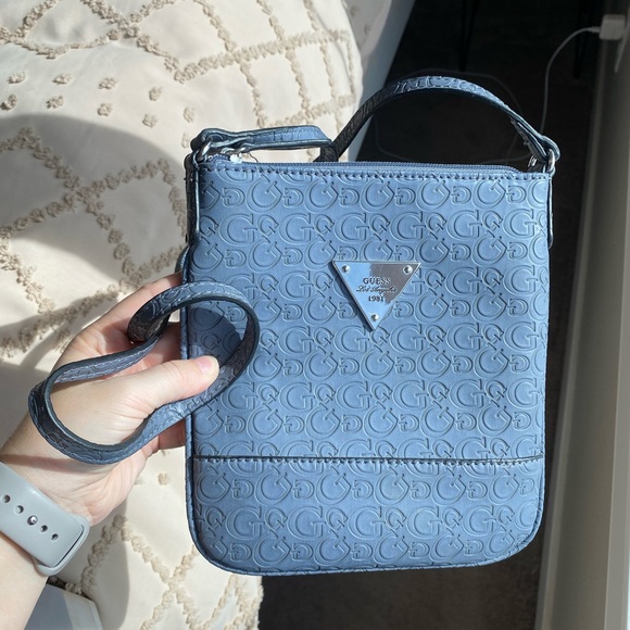 Guess crossbody bag - Picture 1 of 5